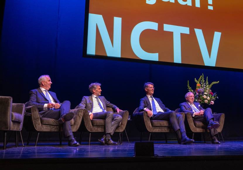 De huidige NCTV en voormalige NCTV's op het podium